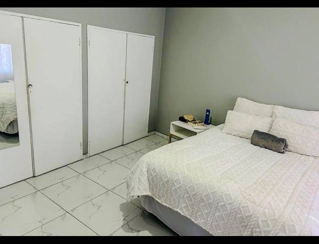 3 BEDROOM APARTMENT FOR SALE IN VANDERBIJLPARK CW 6